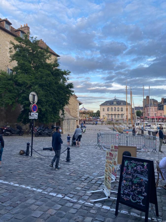 Le Ti Wi Studio En Plein Coeur Du Vieux Bassin Honfleur Eksteriør billede